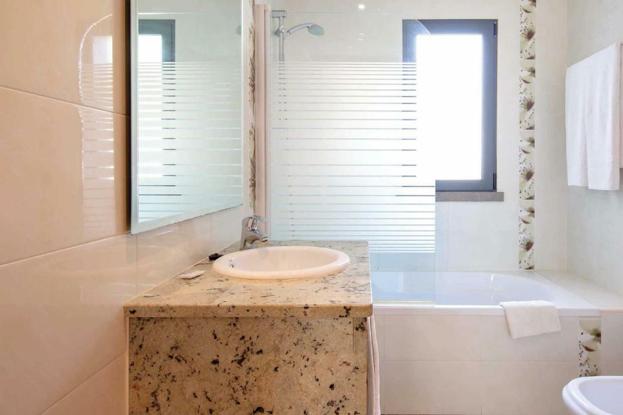Villa Ruana - 5 Bedrooms On Suite- Free Out Door Hot Jacuzzi - By Bedzy Αλμπουφέιρα Εξωτερικό φωτογραφία