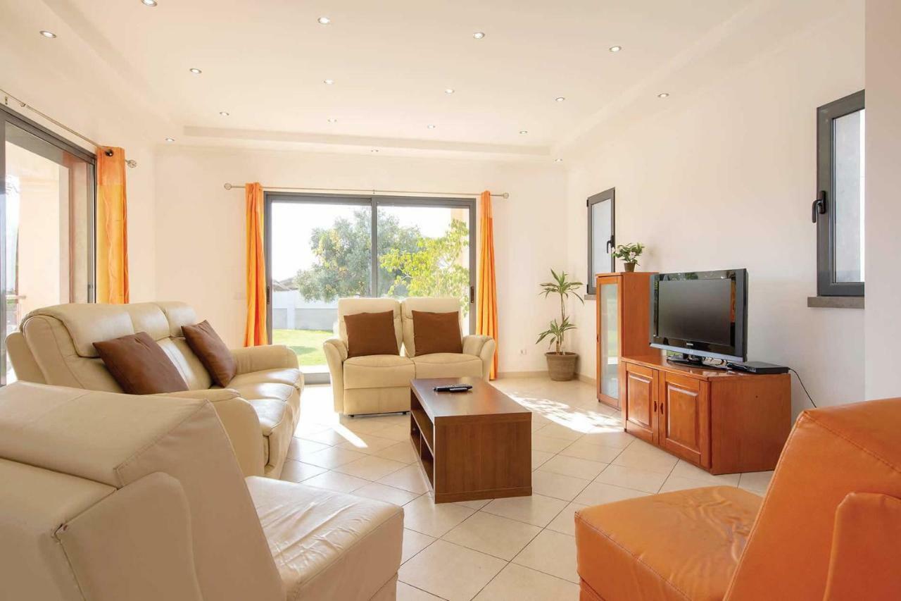 Villa Ruana - 5 Bedrooms On Suite- Free Out Door Hot Jacuzzi - By Bedzy Αλμπουφέιρα Εξωτερικό φωτογραφία